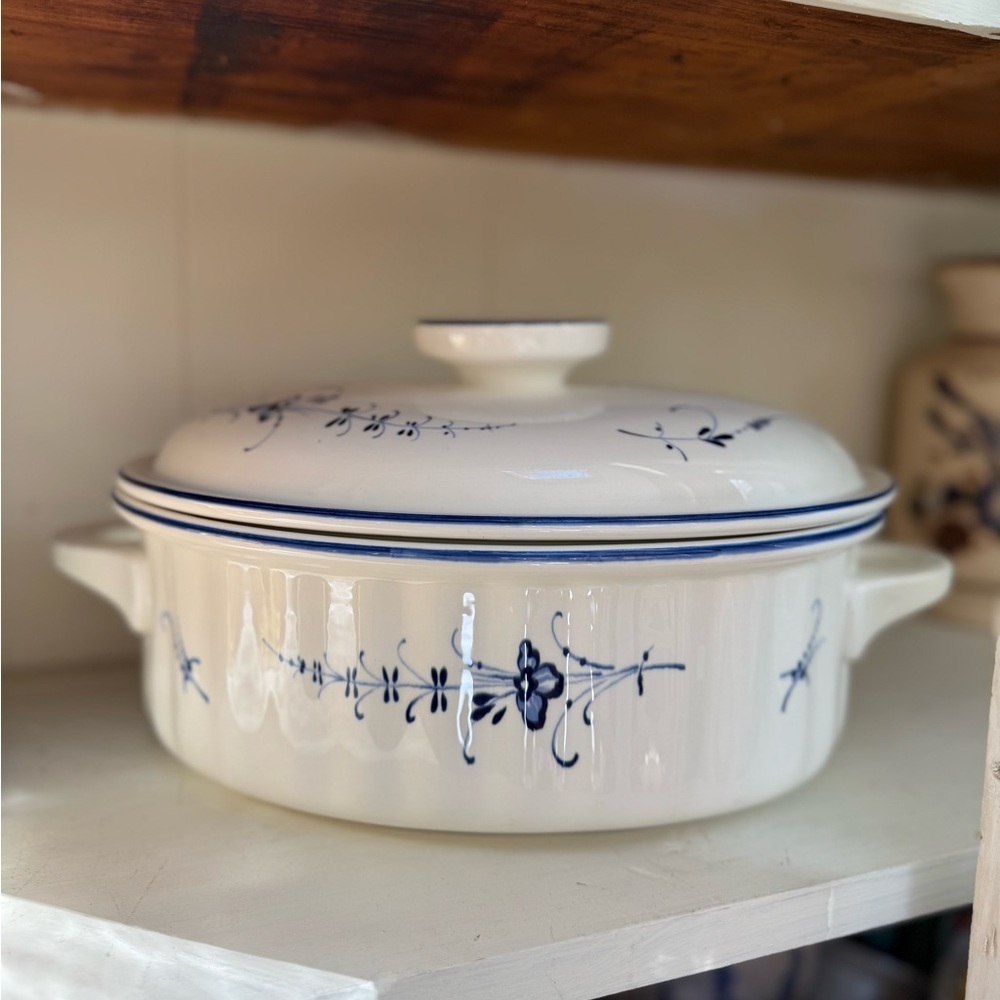 Villeroy & Boch Vieux Luxembourg Tureen
 Blue Floral Casserole Dish